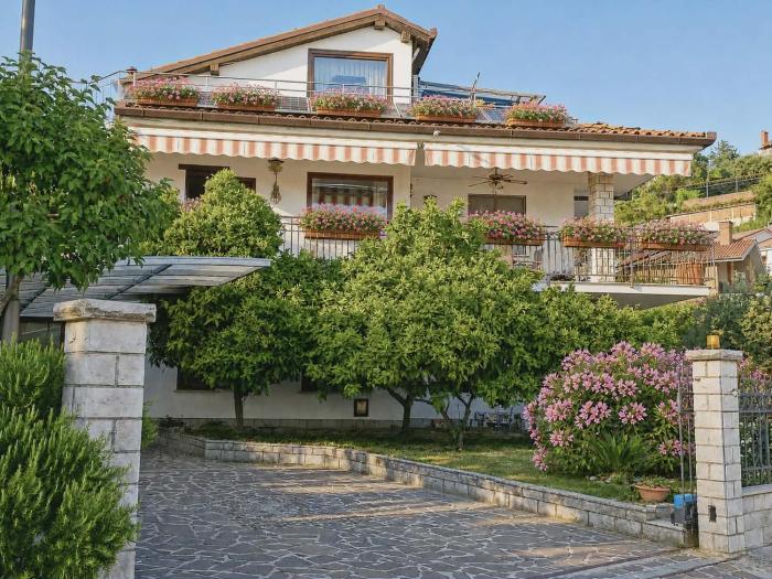 Apartmaji Ri-100