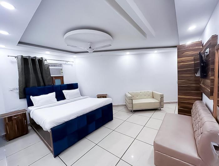 Hotel Purple Residency - Karol Bagh
