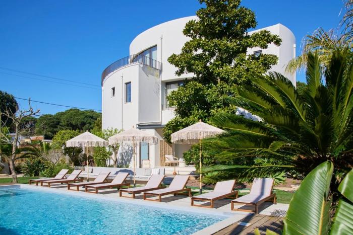 Aroeira Beach Retreat