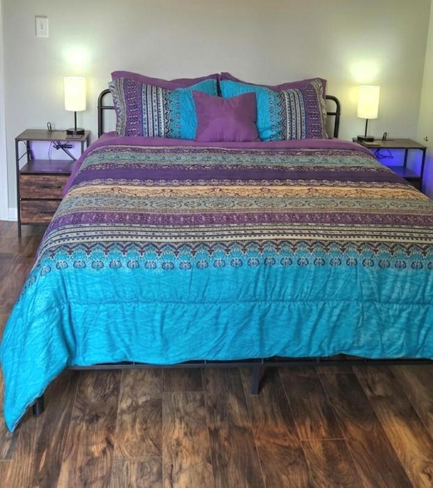Tiny Palace - 1-Bedroom Apartment - Multi-Week Stay - Pool - Washer-Dryer - Dog-friendly with fee for 1 Family Pet