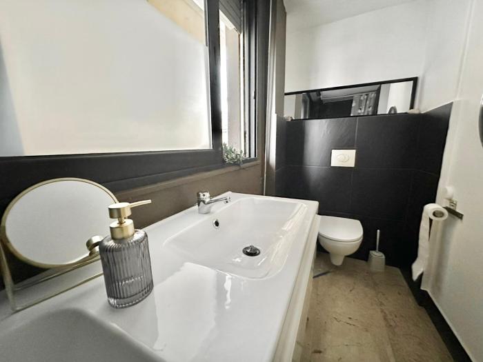 The Nest Kastamonis Urban Athens Studio for 2 with Balcony, Elevator & Free Open Parking