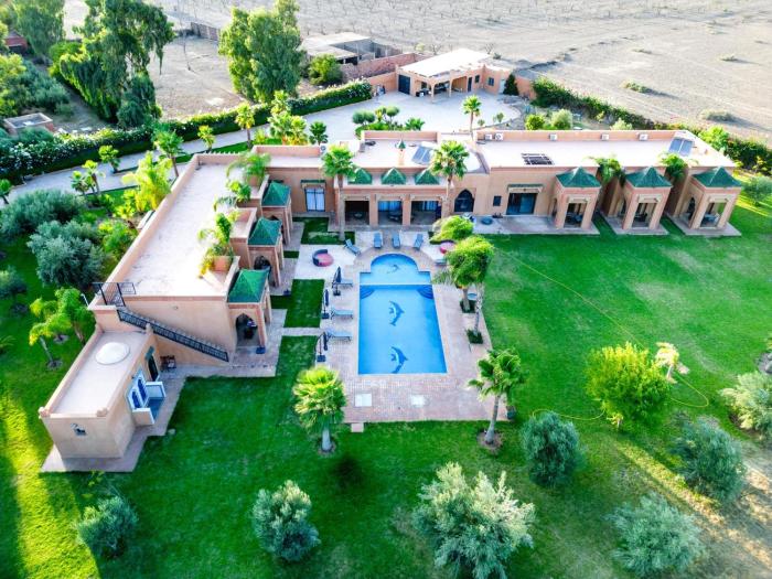 Exclusive Marrakech Palace Villa 6 Luxury Suites, Private Pool, Full Privacy, Breakfast
