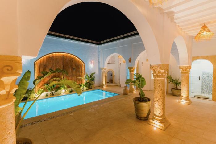 arabesque villa
