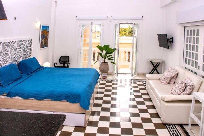 Colonial Studio with Balcony and Pool on Plaza Santo Domingo