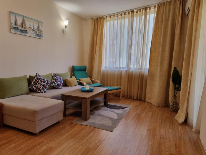 Good Vibes apartment Avalon - уютен, двустаен с басейн, тераса и wi-fi