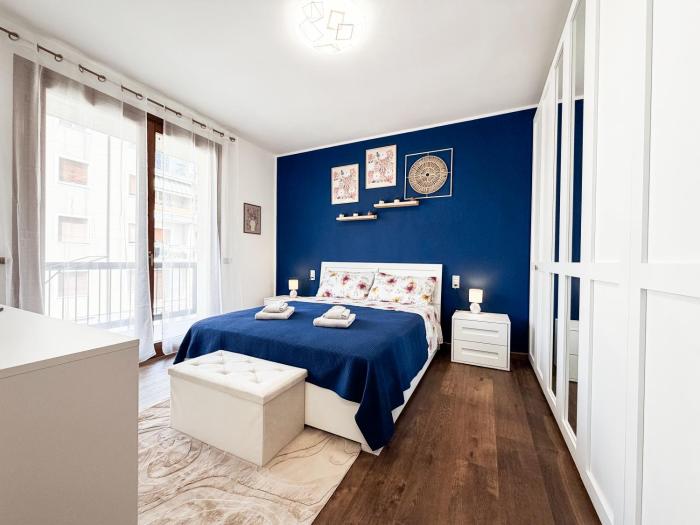 Modern 1BR Apartment with Garage, Elevator & 2 Balconies near Garda Lake, Train Station & Center