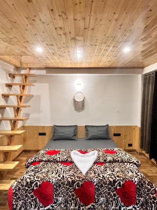 Riverview 360 Boutique Hotel & Cafe Old Manali
