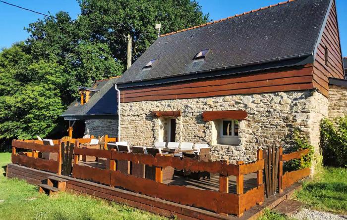 4 Bedroom Cozy Home In Rosporden