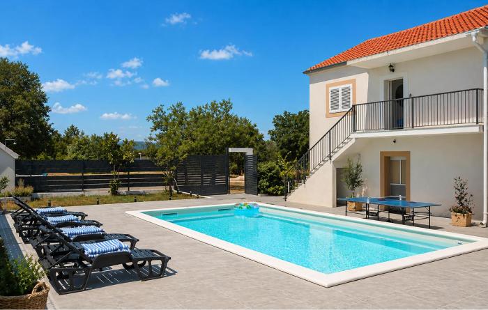 Amazing Home In Dugobabe
