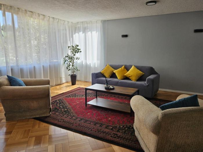 Spacious 2D near Costanera & Metro Los Leones
