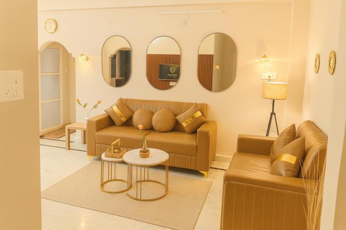 Hidden Gem - Romantic 1BHK, Full Full Furnished with Canopy lights, AC, WiFi and Smart TV