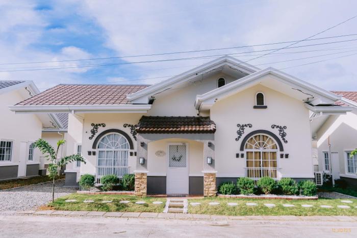 Elegant 3BR House Panglao Pool Hot Shower Netflix