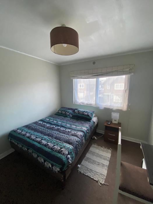 Habitación Doble con Baño Exclusivo, Entorno Tranquilo y Servicios Cercanos