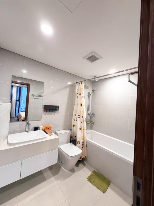Modern Eco Green 3BR, 2BA, green, airy living