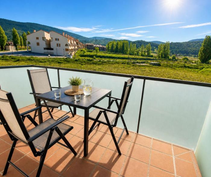 Coqueto Apartamento en Alcalá de la Selva, parking privado, terraza y vistas by Family Homes