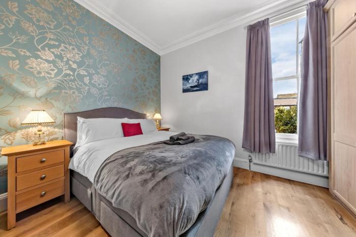 Spacious 2BR Flat w Garden & Parking Kensal Rise