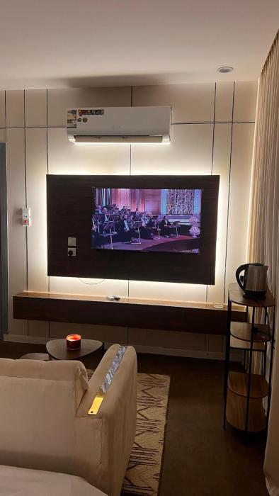 استديو عصري تسجيل وصول ذاتي Modern Self Check in Studio