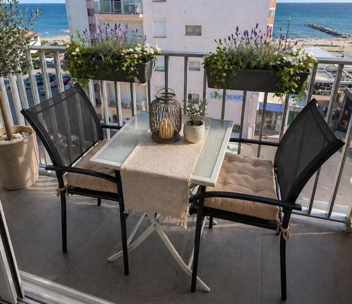 Face mer, grand studio de 32m2, clim, wifi, parking, proche commerces
