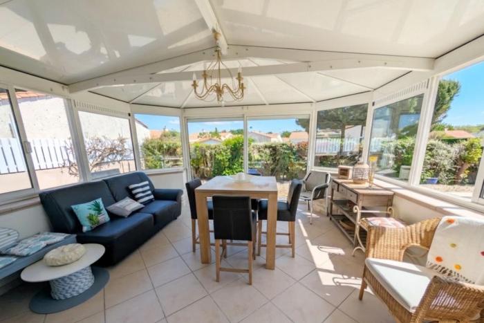 Spacious home near the sea and Clemenceau