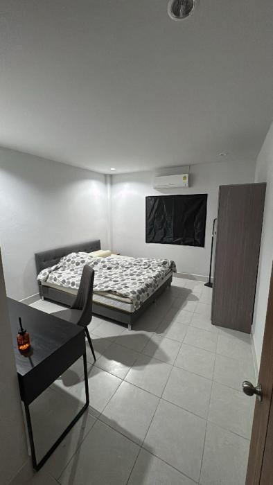 Apartment with 1 Bedroom and 1 Bathroom
