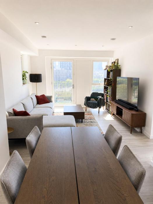 Contemporary Flat - River Views - Central Access