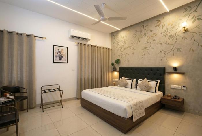 Hotel Amaltas Nayagaon Near Petrol Pump