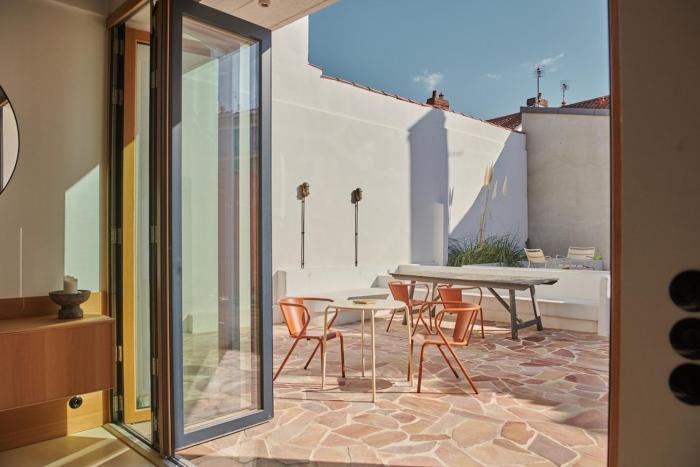 Spacious Family Home Walk to Beach Sleeps 10