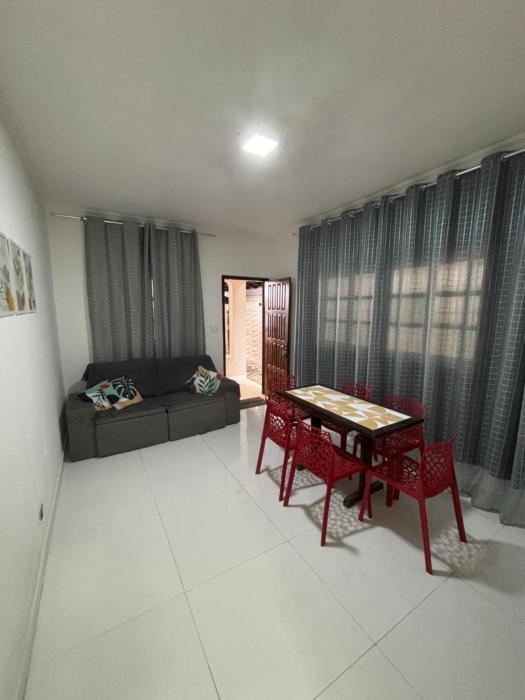 Casa espaçosa na Praia com Wi-Fi, Tv e 2 vagas de garagem