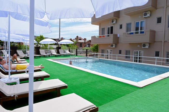 Max Kriti Hotel