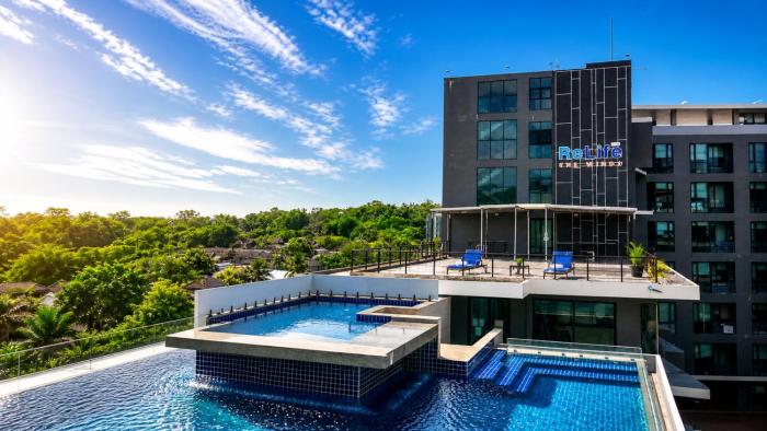 Studio Aira Rooftop Pool Relife Naiharn Beach