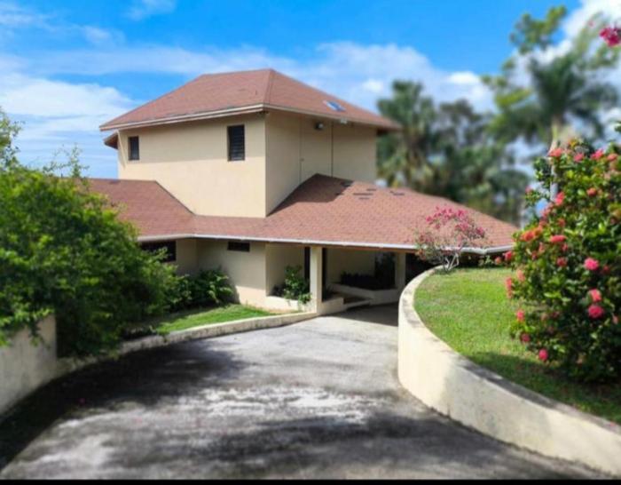 5 Bedroom stunning sunsets views