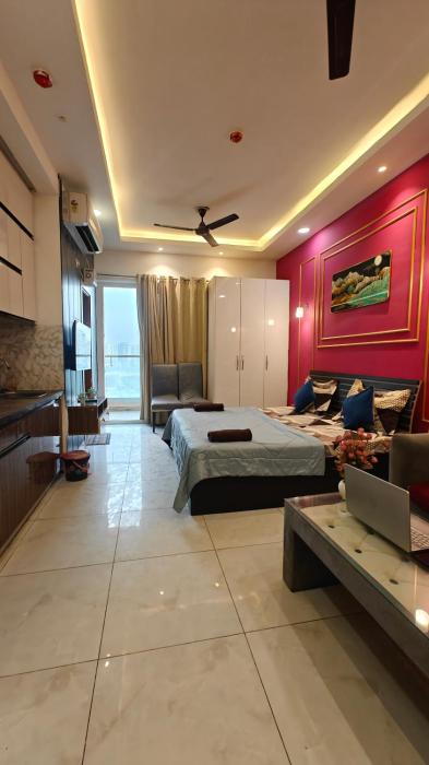 The Forest Stays-Luxury Studio Apartment In Noida