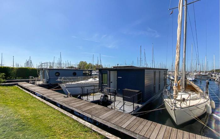 2 Bedroom Amazing Ship In Wolphaartsdijk