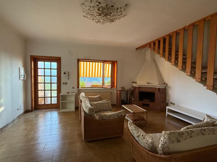Villa Marcella-villetta con giardino