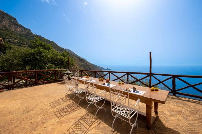 Casa Allegra, peaceful poolside escape