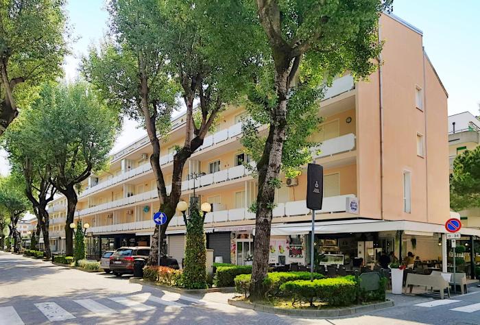 Appartamenti Bussola, with a family bedroom sleeping, located in the pedestrian and shopping area, near the beach