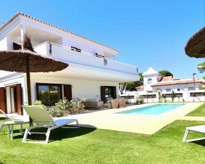 Mediteranean Villa White few steps to the beach Roche