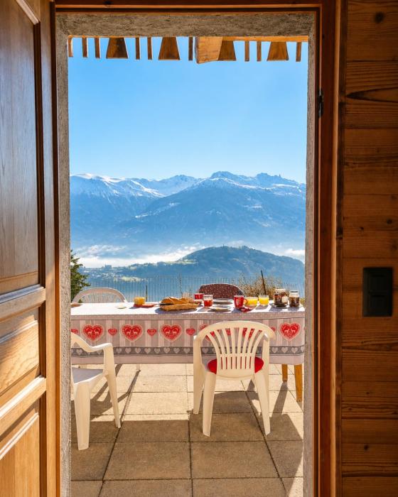 Chalet avec vue sur les Alpes au calme - Anzère