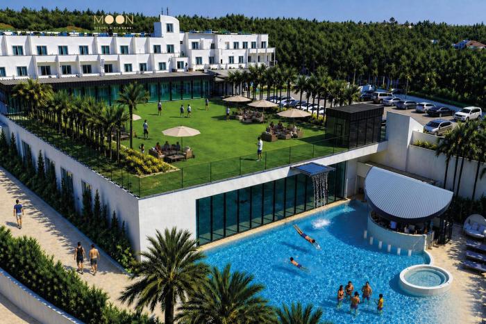 Moon Resort & SPA