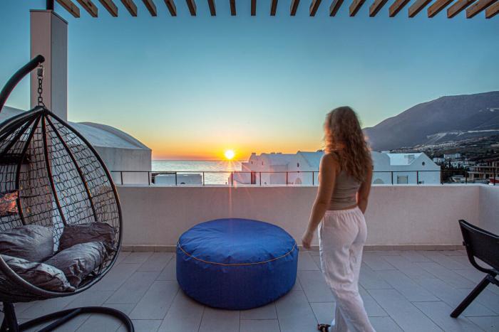 Santorini Luxury Room 1 - Private Terrace with Sea View, Parking and more