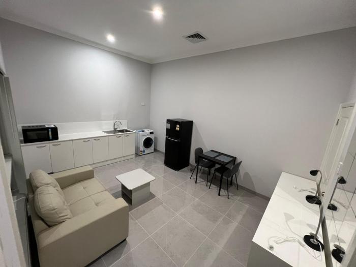 Centrally located studio in North Ryde nr bus stop