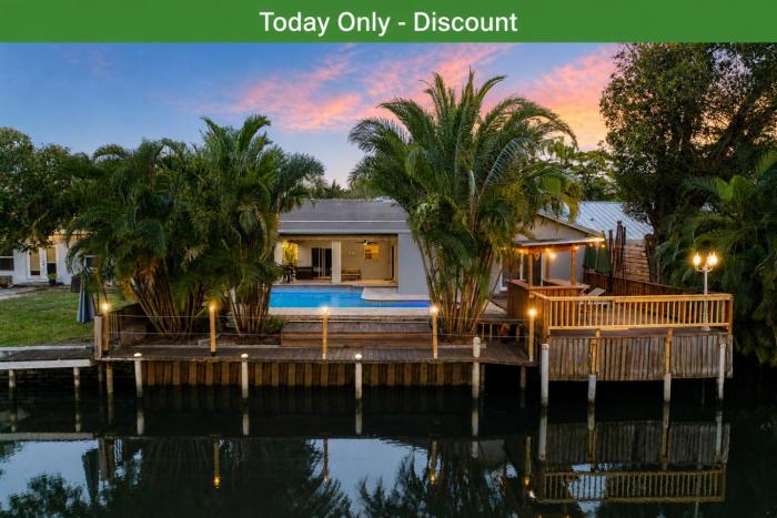 Waterfront House - Solar Heated Pool, Arcade Games