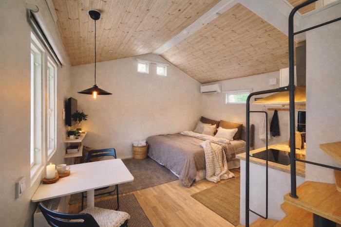 Central, Modern, Cozy Cottage