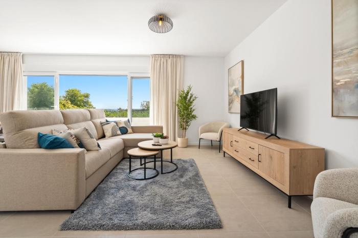 Sunny terrace apartment Acqua Gardens