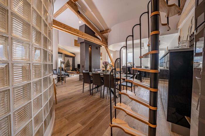 Majestic Panorama - Stunning Mont Blanc ViewsFireplaceCentral Chamonix