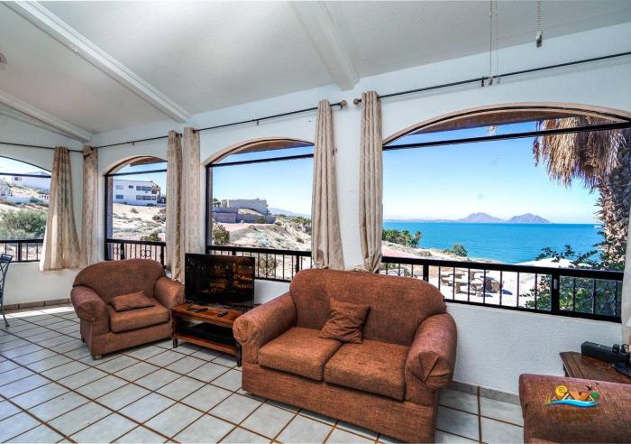Casa Julieta: Spacious 3-Bedroom Home for 14 Guests!