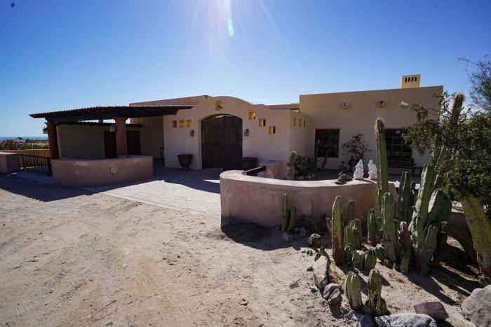 Charming 3-Bedroom Casa Chaparral