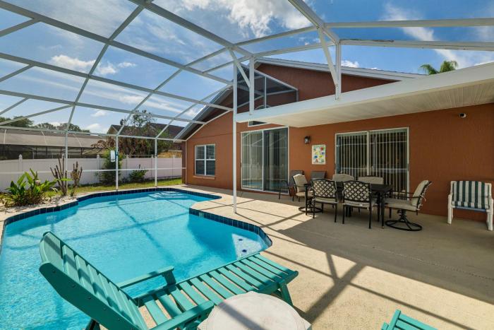 < 5 Mi to Disney Parks: Spacious Home w Lanai