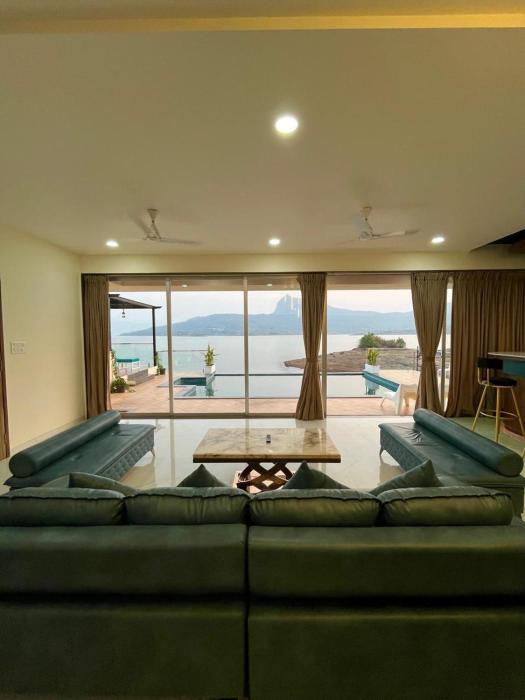Luxury 4BHK Lakefront Villa Infinity Pool Pawna