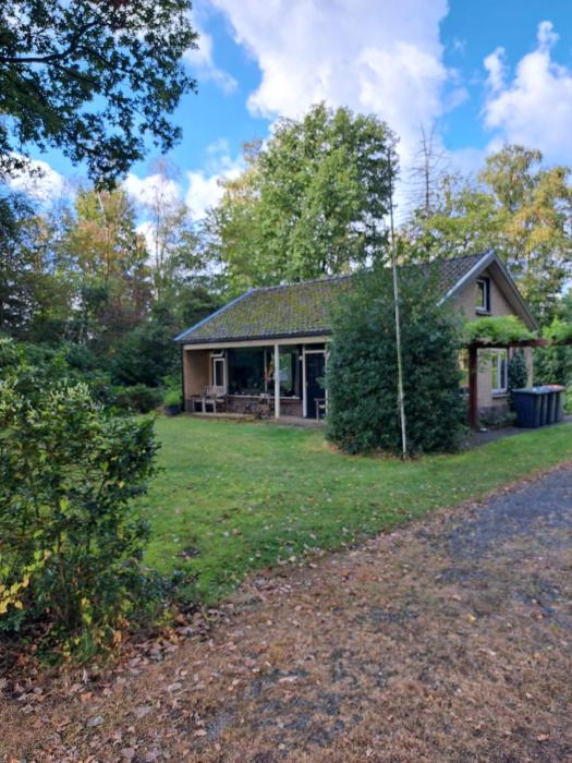 Heerlijk vrijstaand vakantiehuis met grote tuin